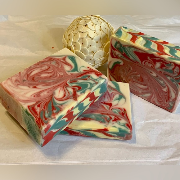 Hand Crafted Artisan Soap with Sweet Peppermint Scent for The Holidays - Picture 4 of 11